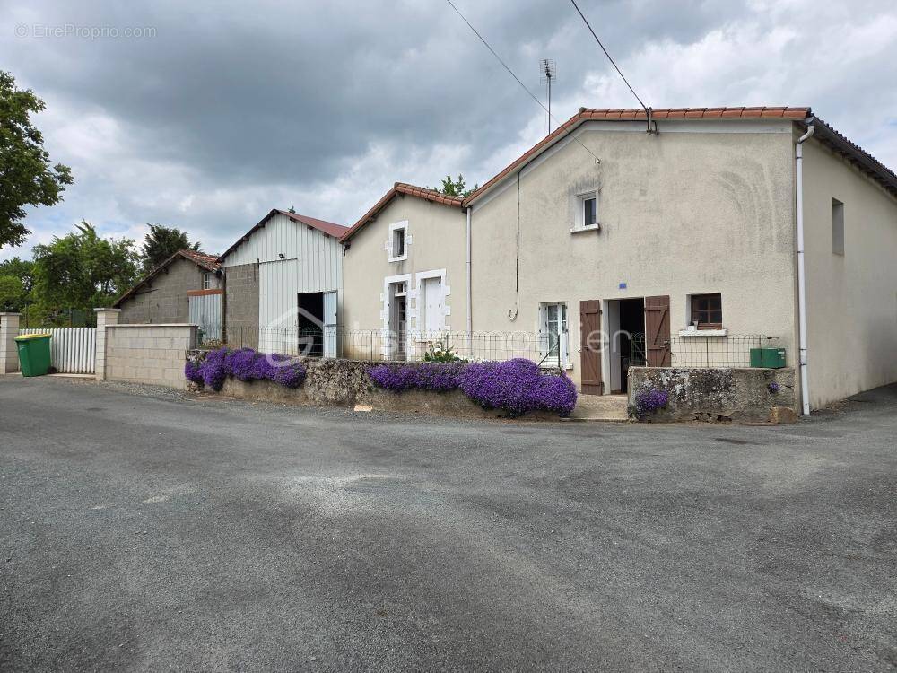 Maison à LE BEUGNON