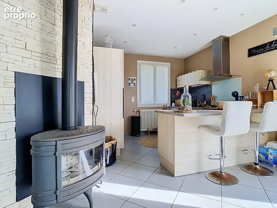 Maison lumineuse avec vue sur le mâconnais-01190 ARBIGNY - photo 3