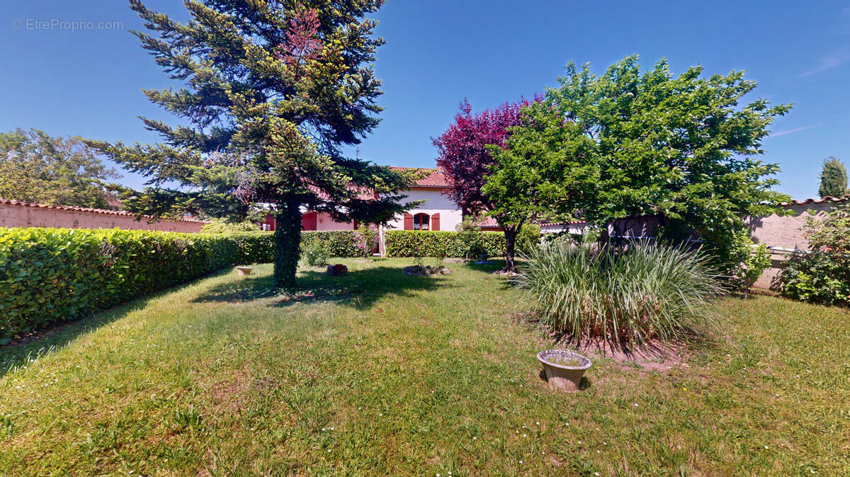 Maison à CHAMPDIEU