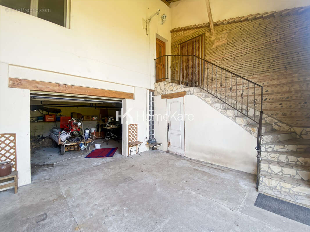 Maison 334 m² à Grenade  - photo 4