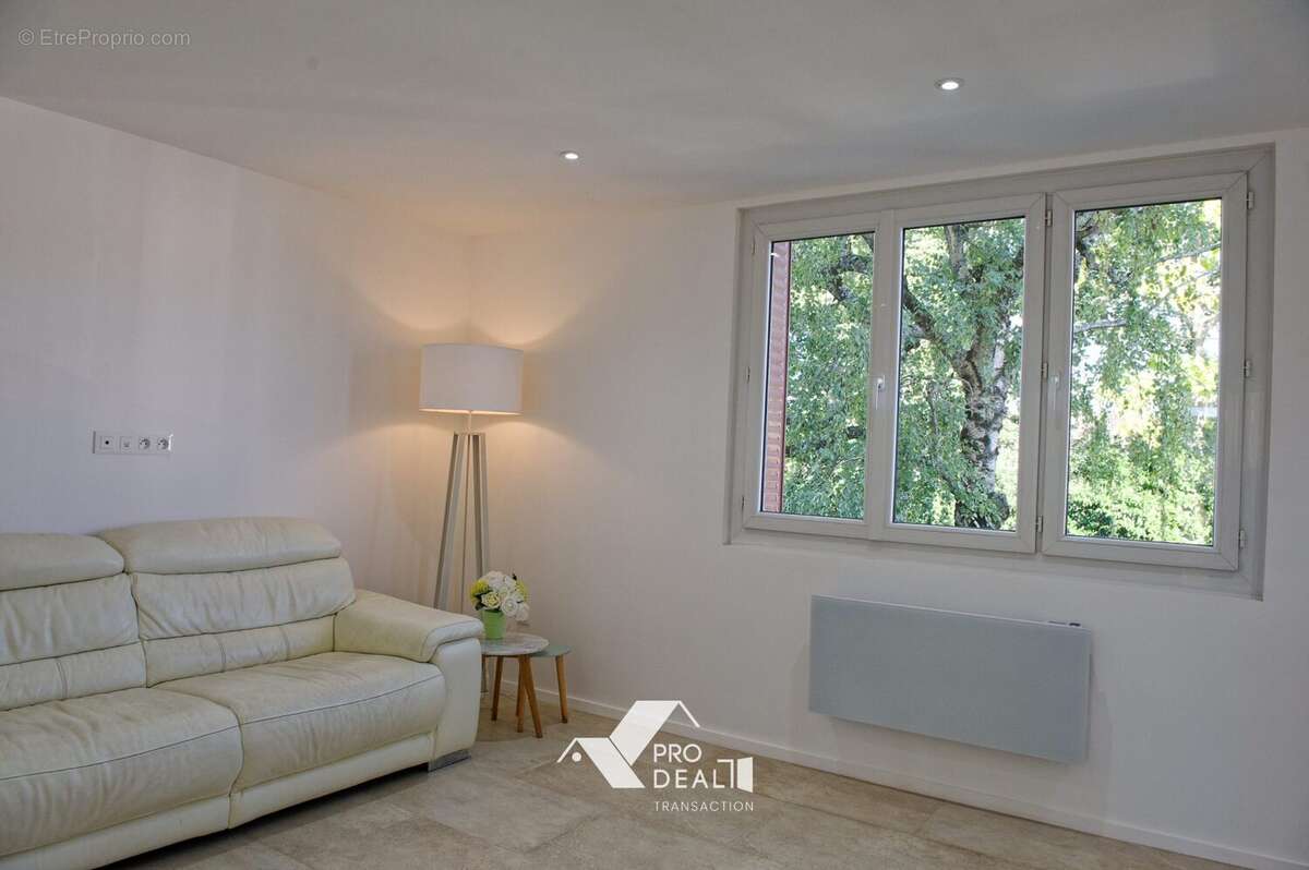 Maison à SAINT-DENIS-LES-BOURG