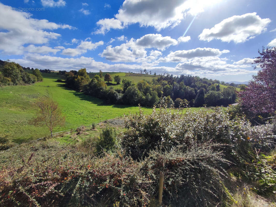 Maison à LA CHAPELLE-D'AUREC