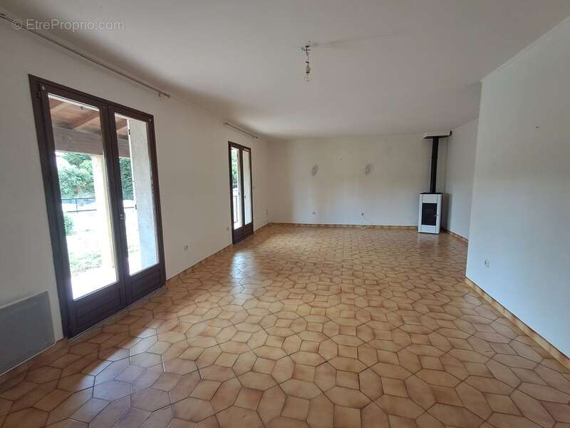 Villa de plain-pied 130m² avec jardin et garage - 11150 Villesiscle - photo 2