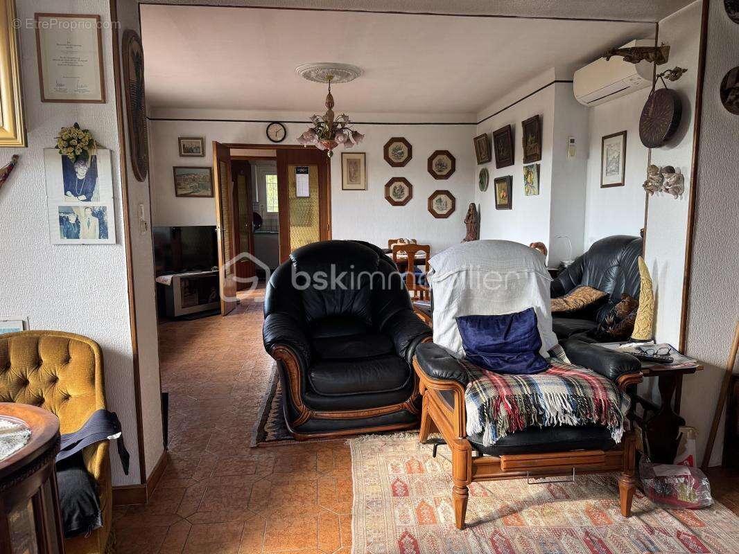 À rocbaron (83136), au calme absolu, maison avec logement indépendant, piscine, garage et 5 400 m² de terrain - photo 8