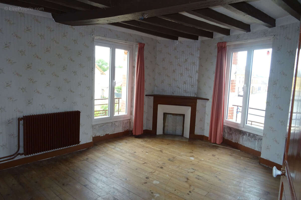 Maison à LA BAZOCHE-GOUET