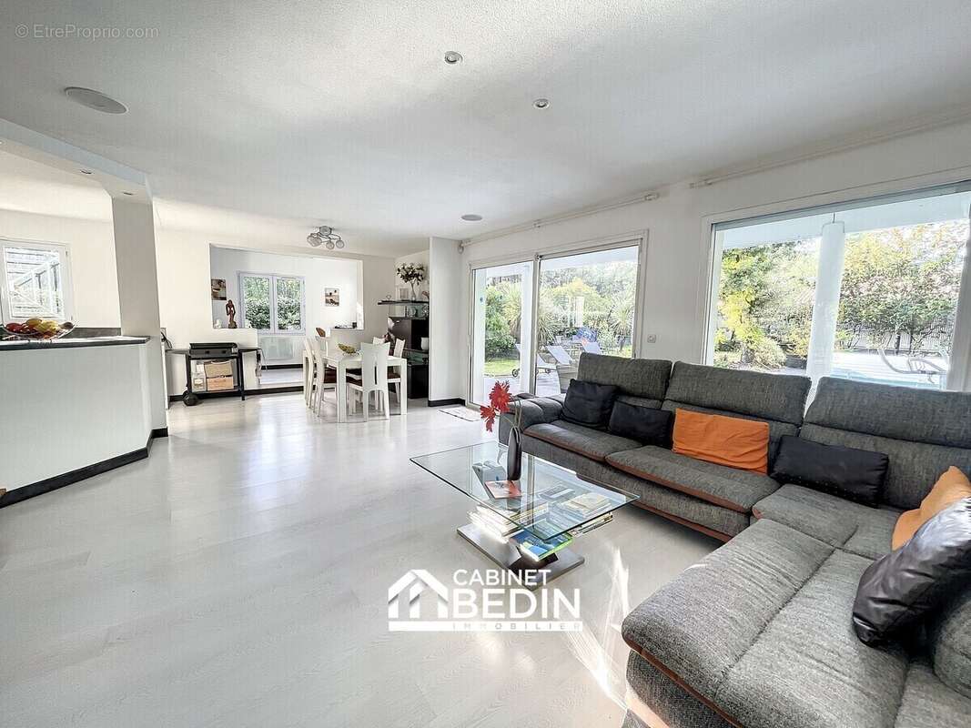 Maison 180 m² à La Teste-De-Buch  - photo 4