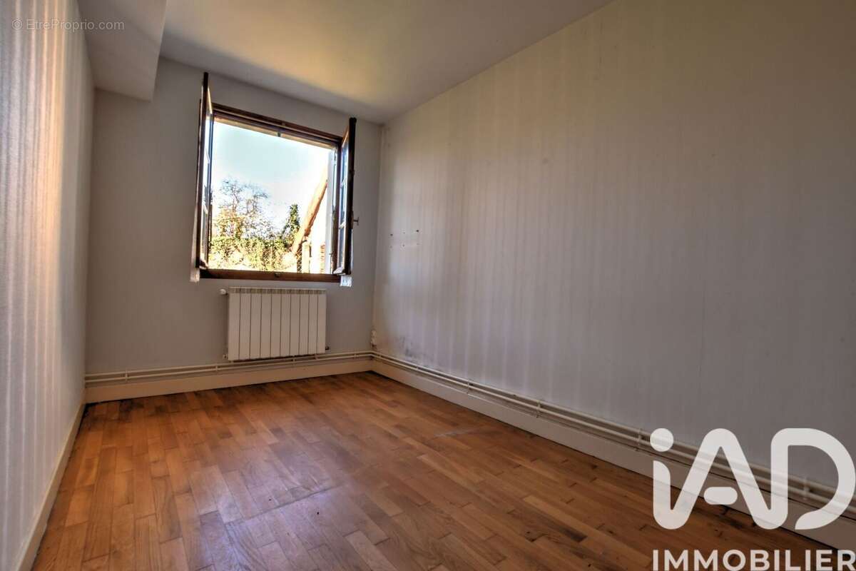 Maison 113 m² à La Celle-Dunoise  - photo 8