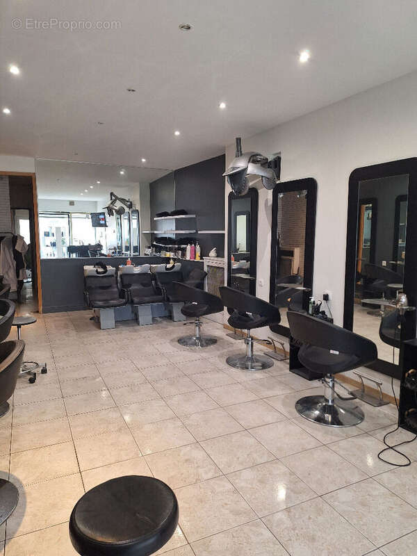 Commerce à LA FERTE-SOUS-JOUARRE