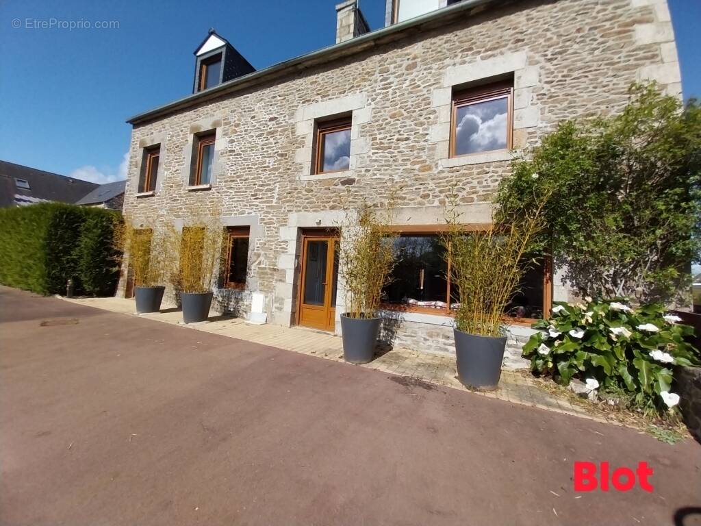 Maison à LA VICOMTE-SUR-RANCE