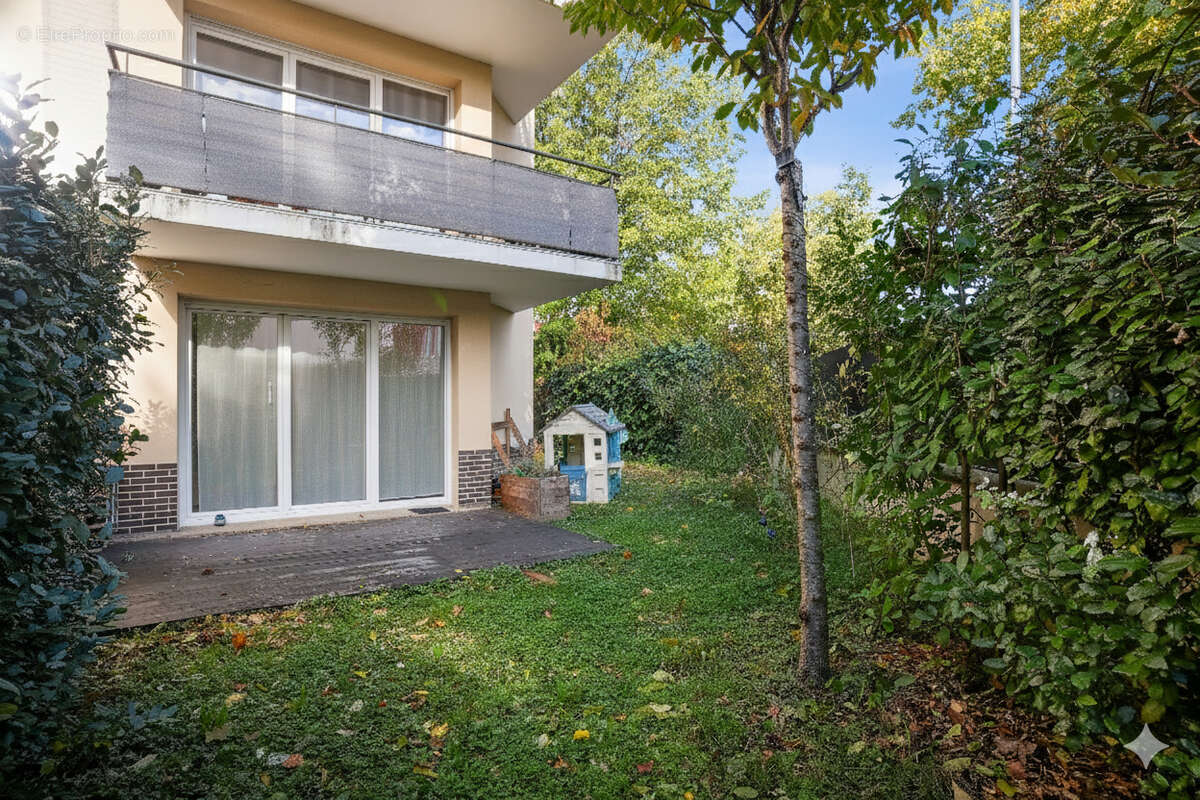 Appartement à NANTERRE