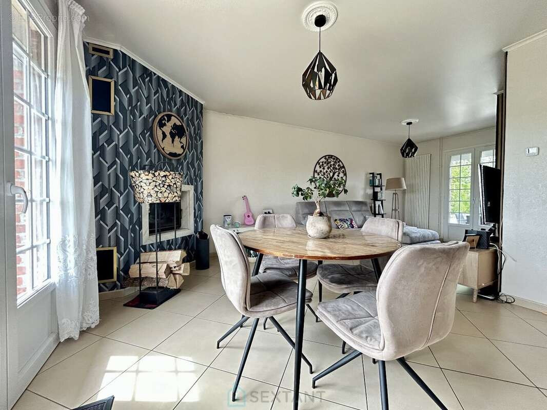 Jolie Maison de campagne individuelle avec double garage. - photo 2