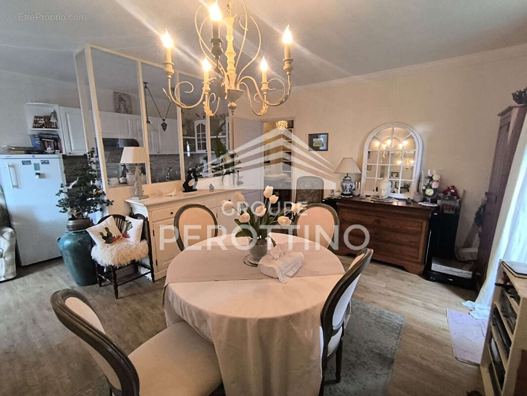 Appartement à SAINT-MAXIMIN-LA-SAINTE-BAUME