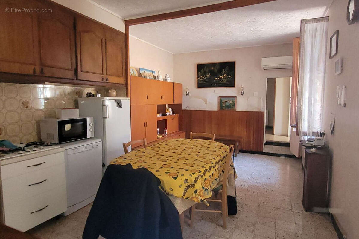 Maison à GREASQUE
