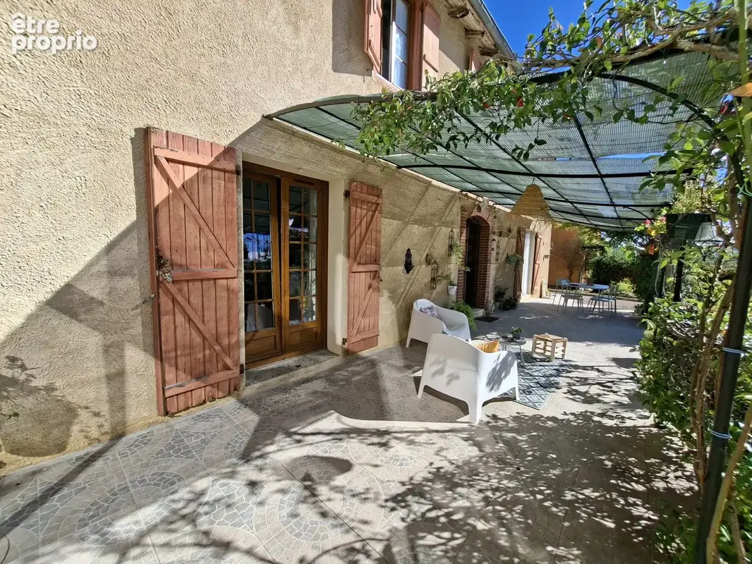Superbe propriété rénovée avec goût - photo 31