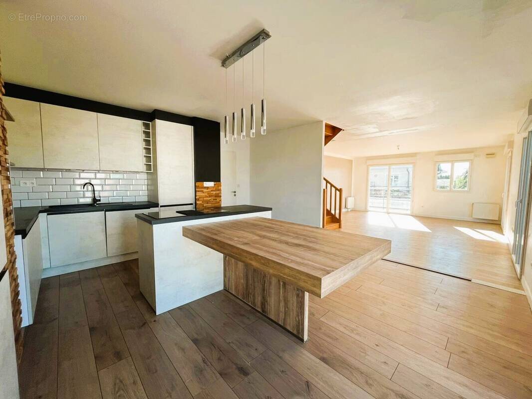 Appartement à SARTROUVILLE