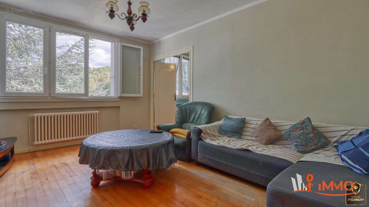 Appartement 59 m² à Saint-Etienne  - photo 2