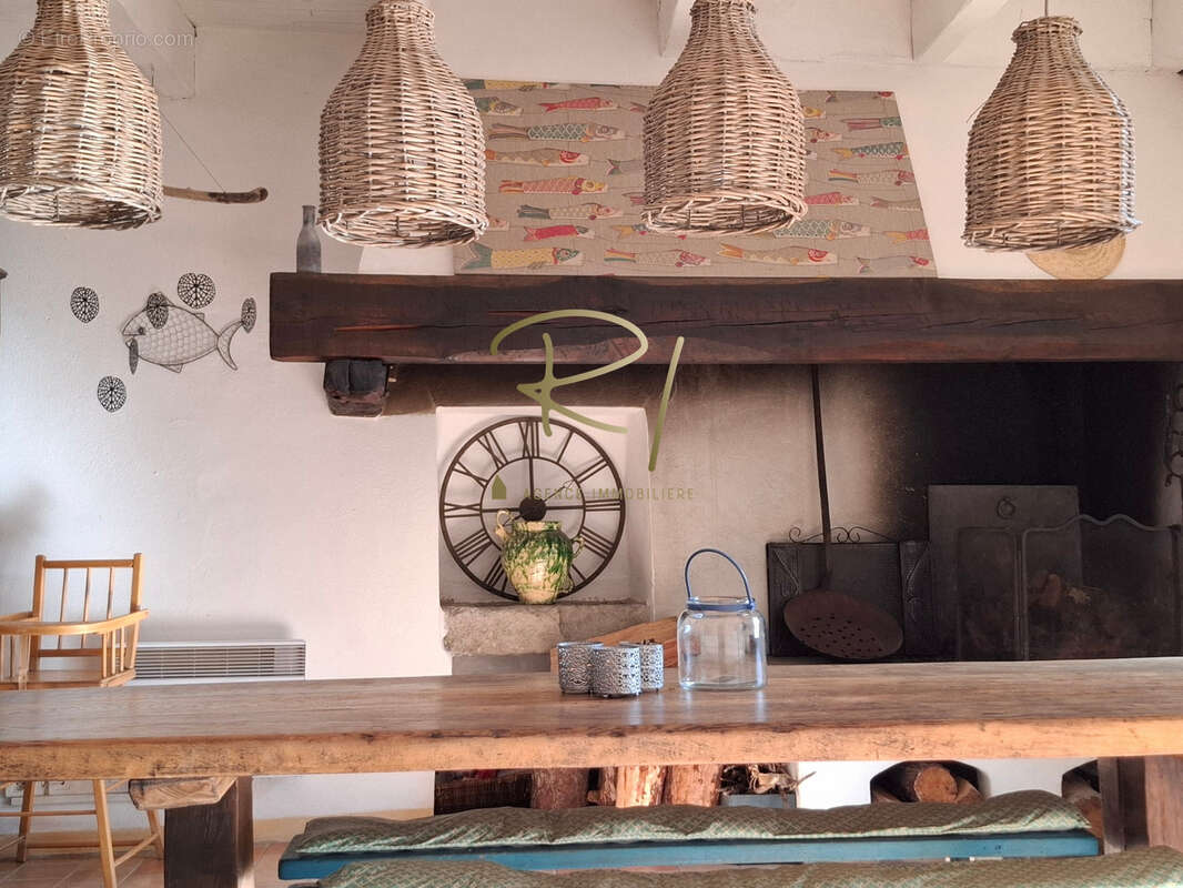 A Vendre - Maison de caractère en pierre proche des Vans - photo 5