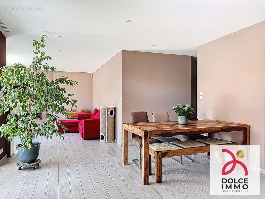 Maison à BLANQUEFORT