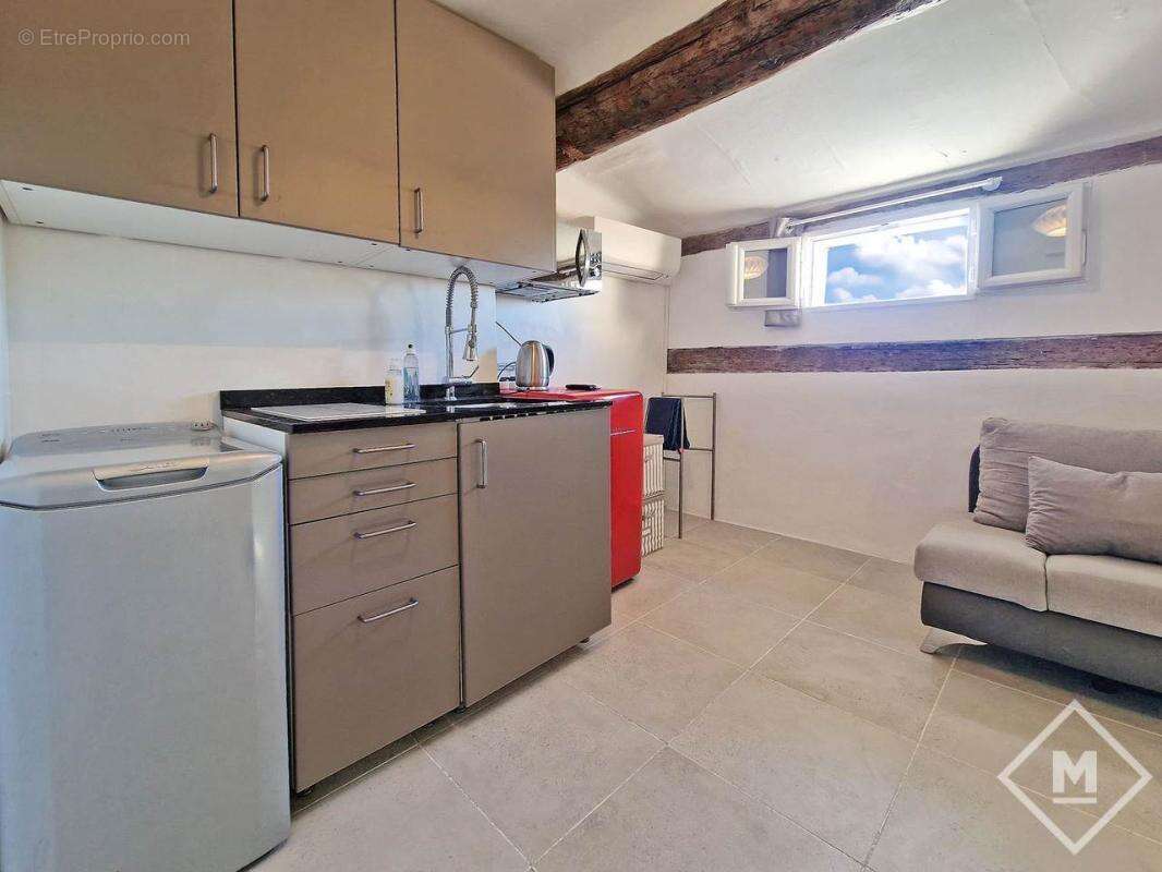 Appartement à MARSEILLE-2E