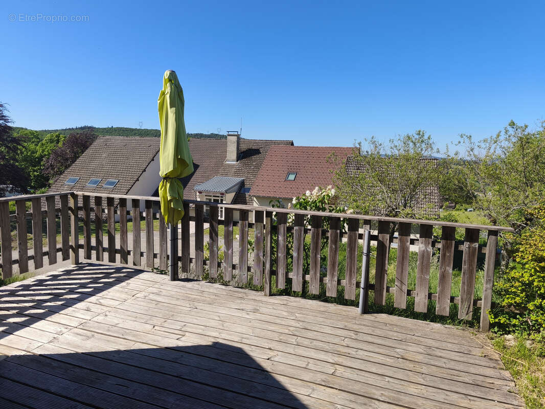 Appartement à SUTRIEU