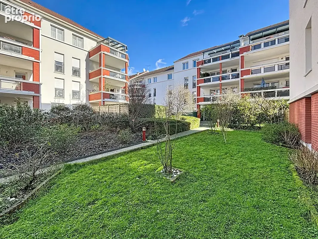 Appartement 4 Pièces - 91m² - 1 BOX - VILLEJUIF (94800) - photo 5