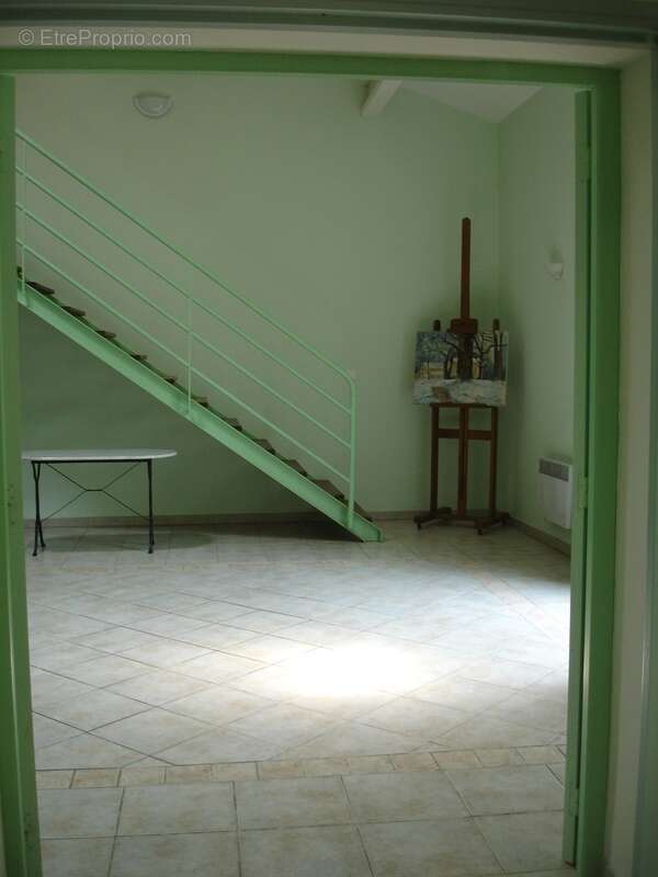 À Vendre – Gard Rhodanien -  SALAZAC Maison de Charme d'environ 200 m2 avec Piscine sur un terrain de 2079 m2 - photo 7