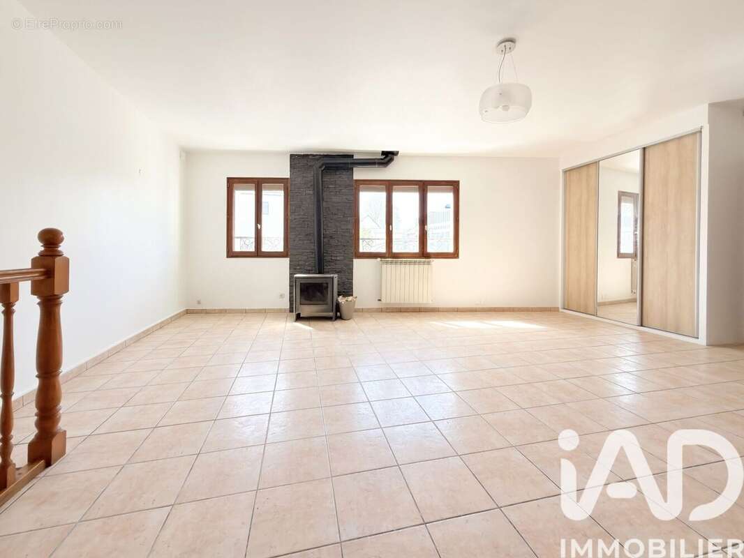 Maison 117 m² à Orly  - photo 4