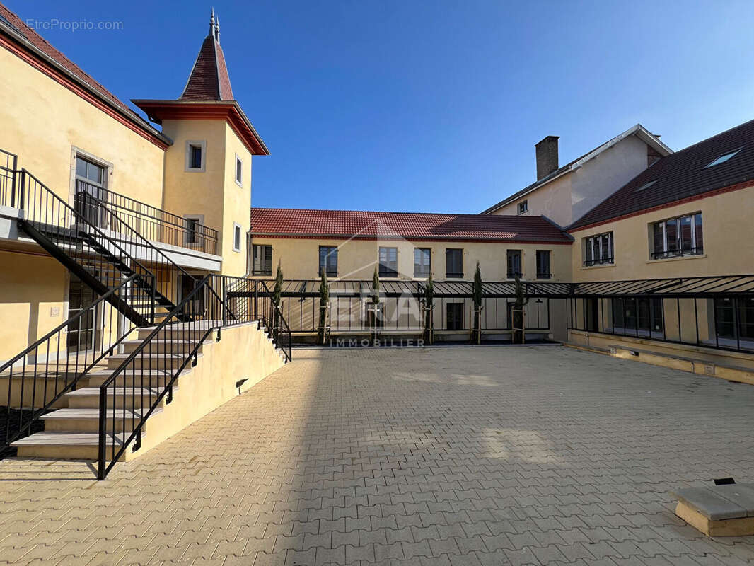 Appartement à BYANS-SUR-DOUBS