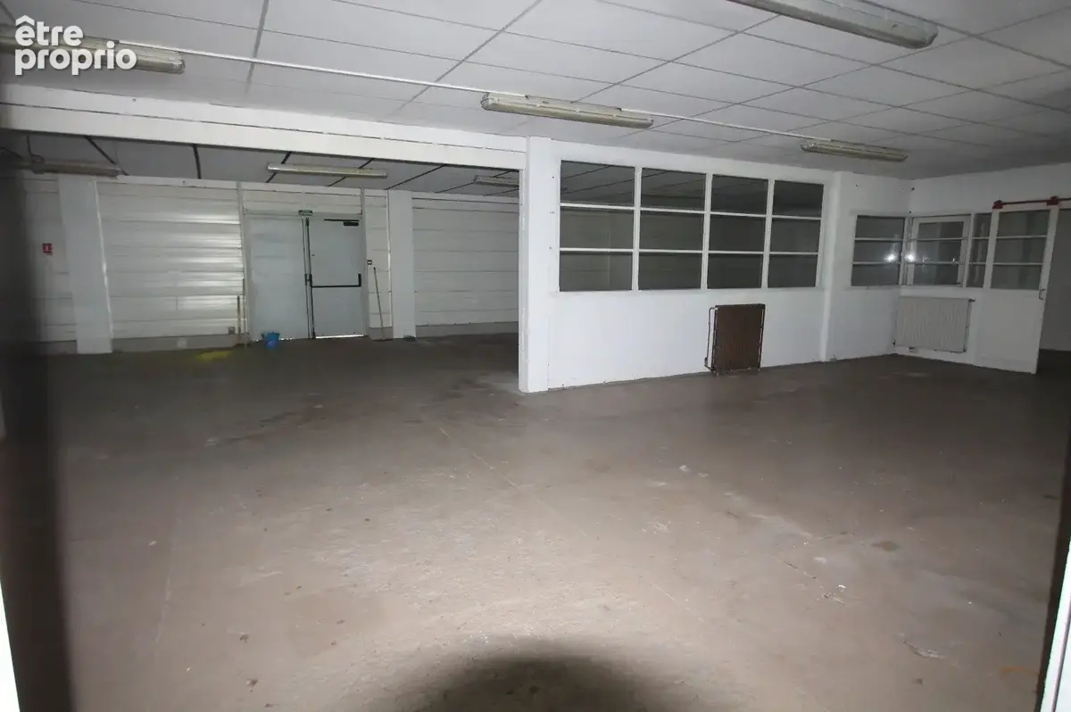 local commercial de 550 m2 avec 500 m2 de cour BOULOGNE SUR MER - photo 8