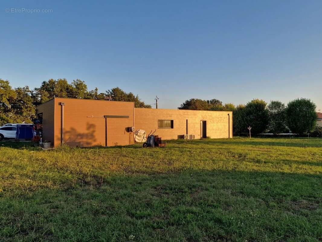 Maison à SAINTE-LIVRADE-SUR-LOT
