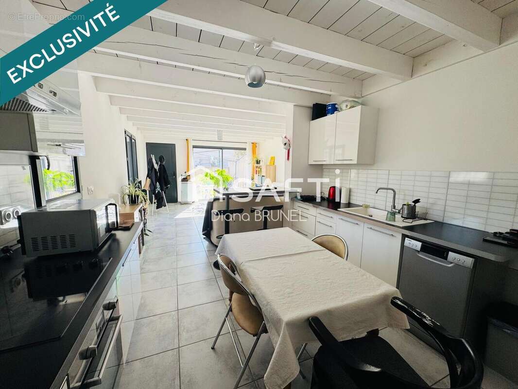 Photo 5 - Appartement à LA TOUR-D'AIGUES