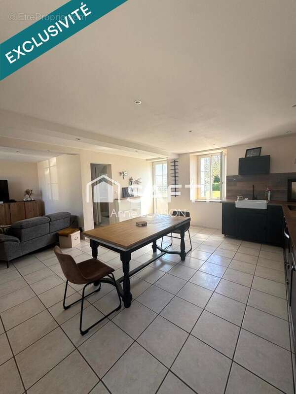 Photo 5 - Maison à COIGNY