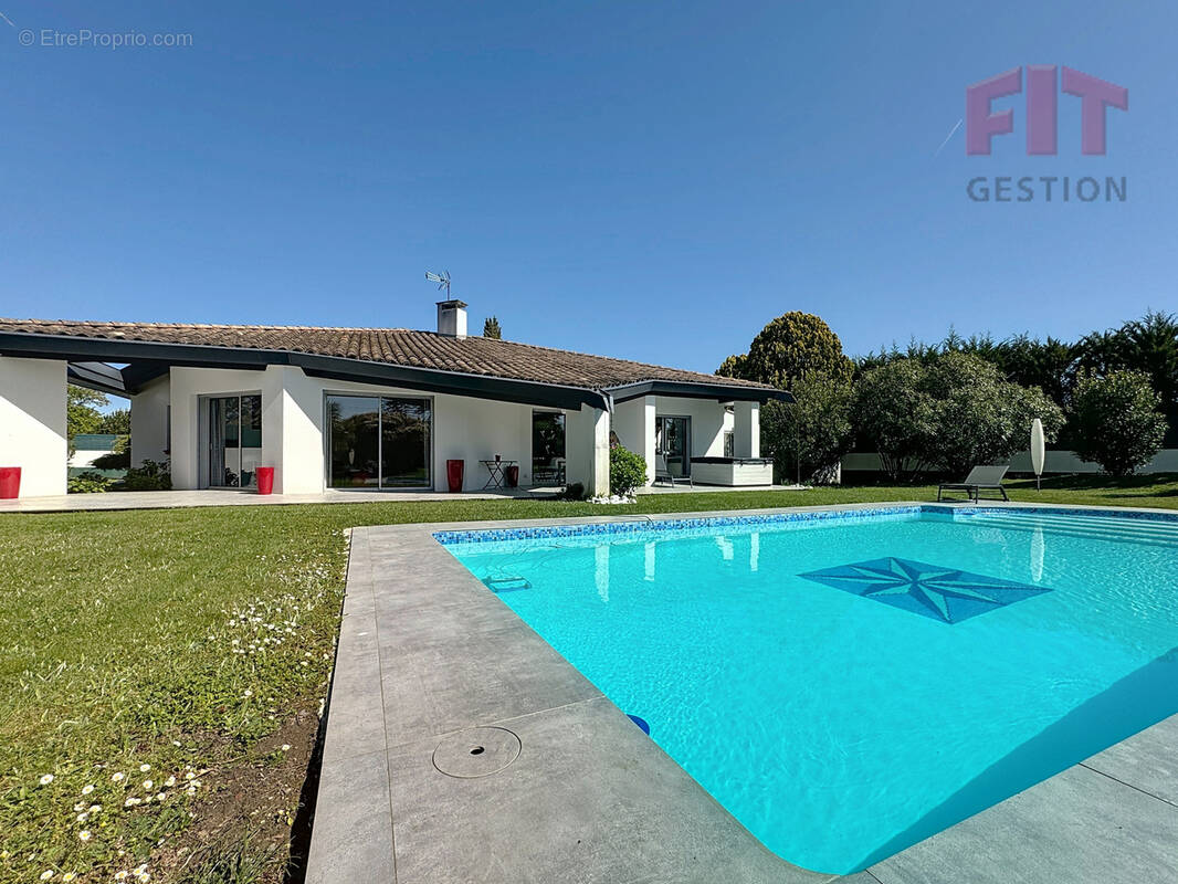 Maison à FENOUILLET