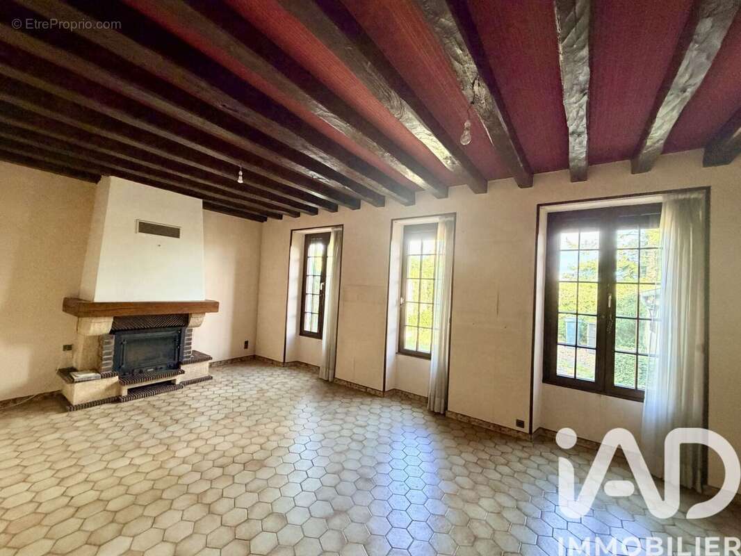Maison 176 m² à Saint-Ay  - photo 2