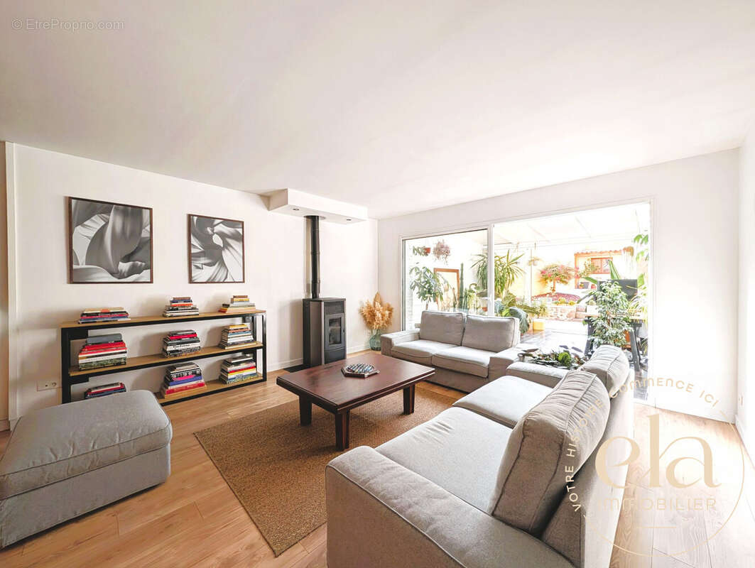 Maison 182 m² à Pouzauges  - photo 3