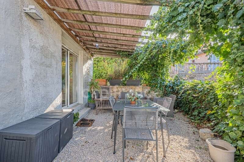 Mougins / à vendre Propriété type MAZET avec dépendance, piscine et garage pour 2 véhicules - photo 8