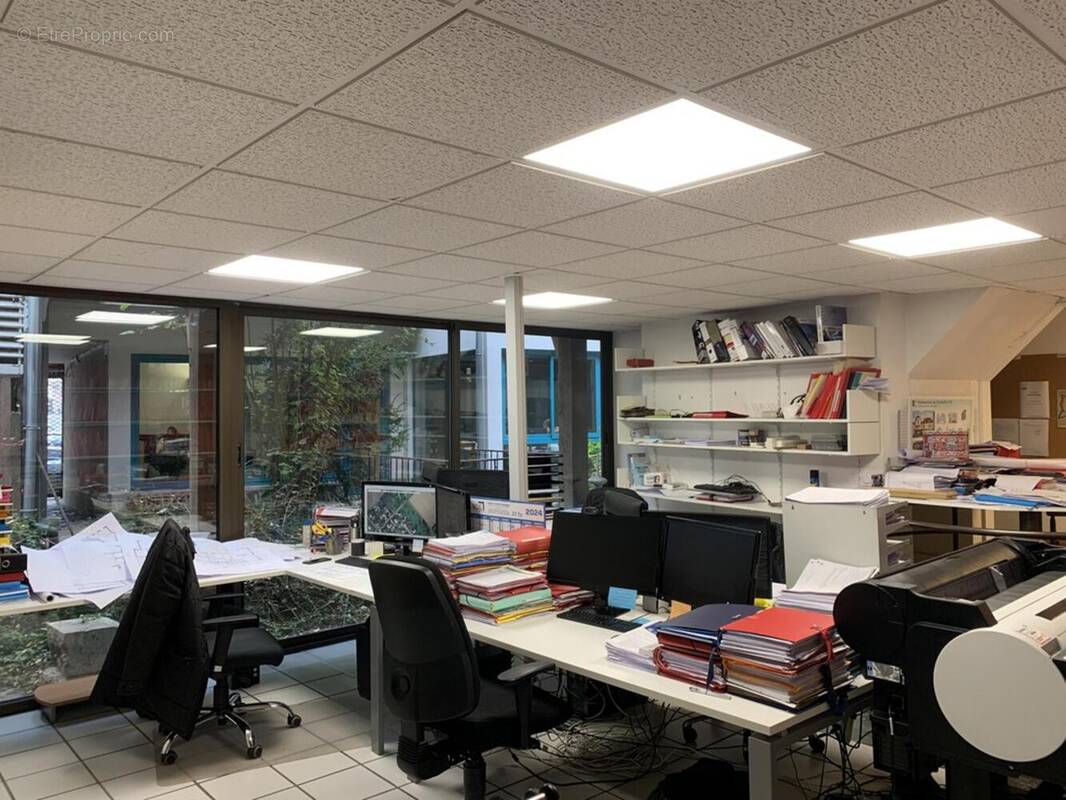 Photo 1 - Commerce à TROYES