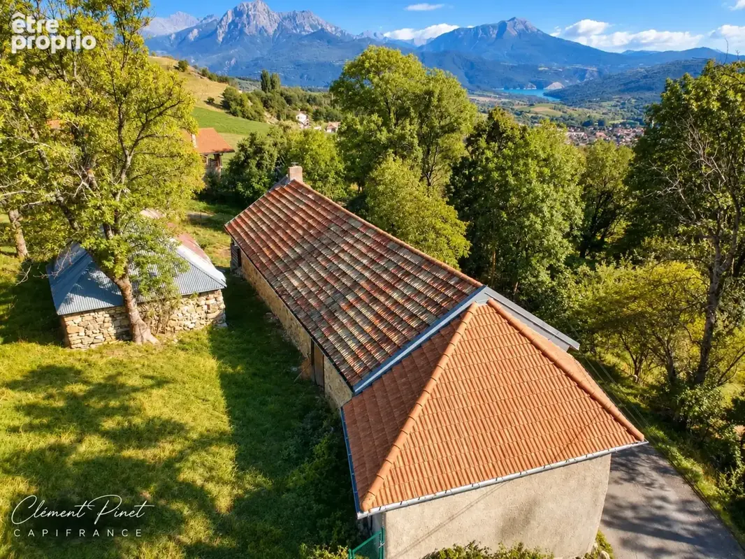 Ancienne ferme à rénover avec dépendance – terrain de 1 895 M² – CHORGES - photo 2