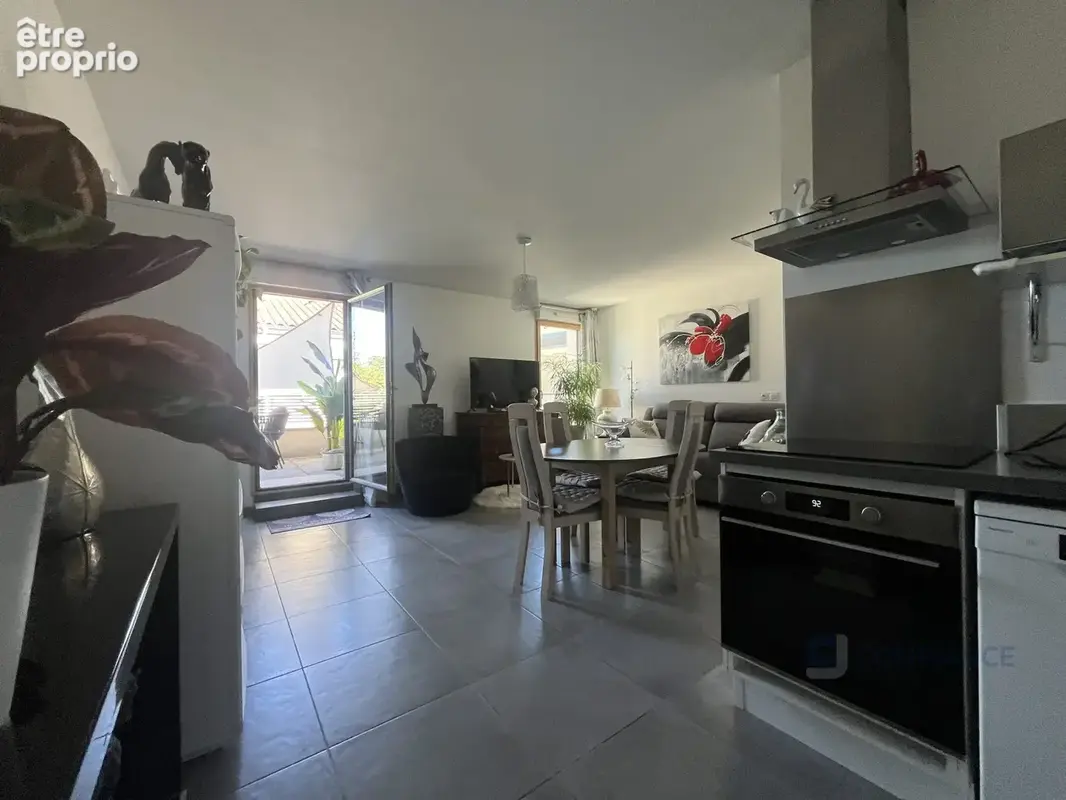 Appartement 2 pièces 53 m² à vendre à Genas (69740) - photo 2