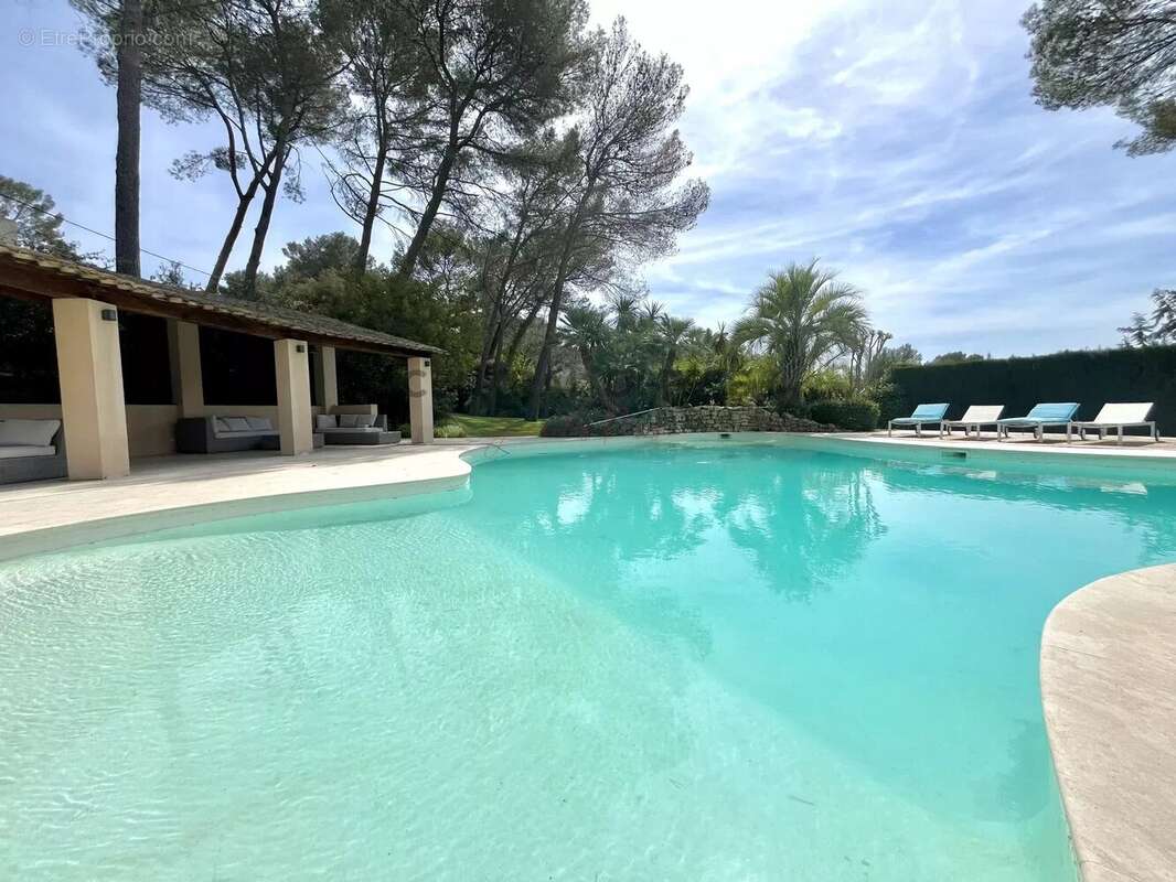Maison à MOUGINS