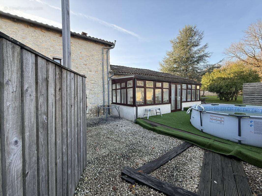 Maison à GRASSAC