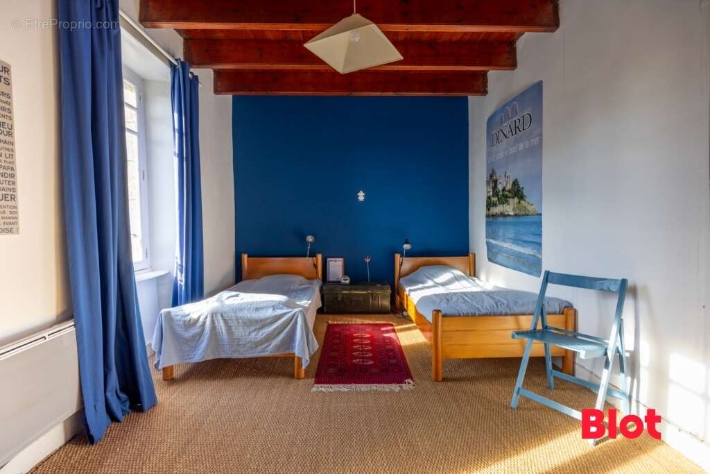 Maison à LE MINIHIC-SUR-RANCE