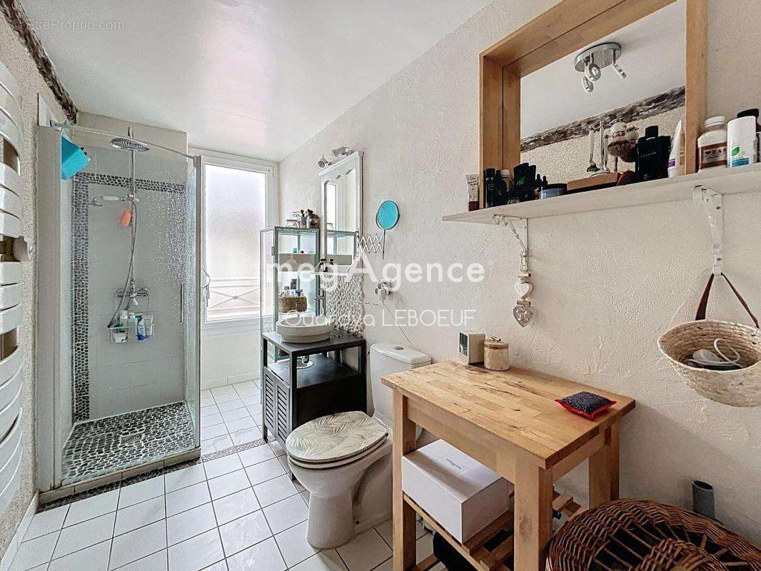 Brueil-en-Vexin – maison en pierre rénovée, jardin et 60 m² de potentiel supplémentaire - photo 7