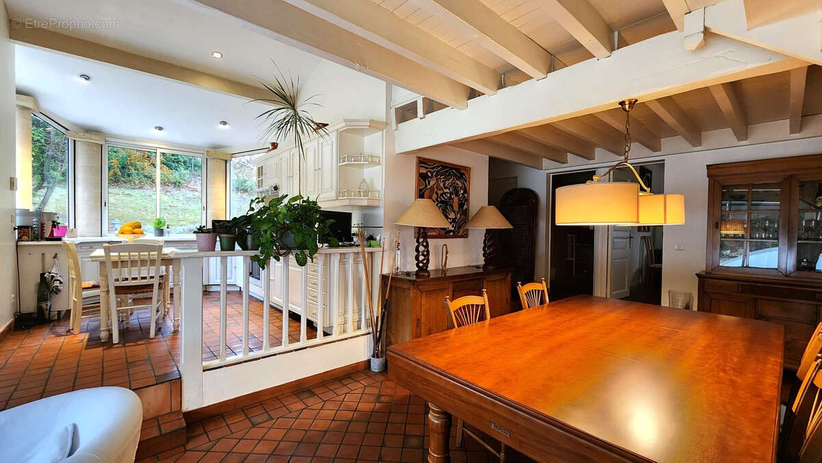 Maison à SAINT-ROMAIN-LA-VIRVEE