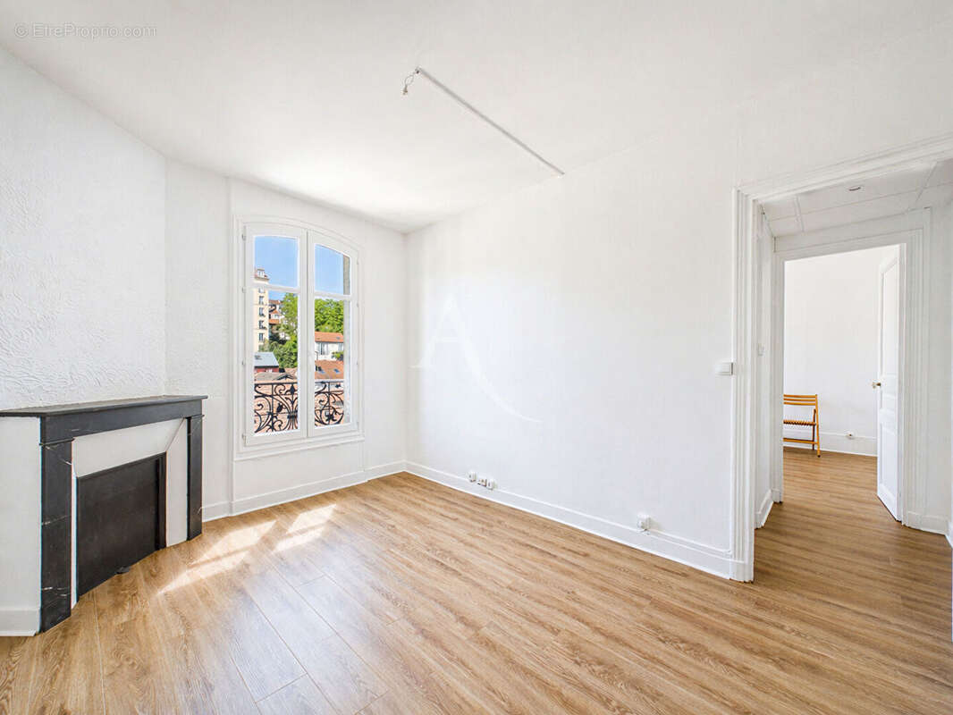 Appartement Ivry Sur Seine 2 pièce(s) 38,33m² - photo 2