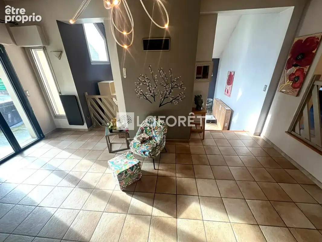 Trenal · Maison familiale 278 m² · Piscine couverte · Terrain 2 000 m² · DPE C - photo 5