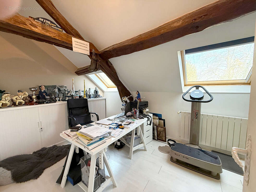 Maison à HOUDAN