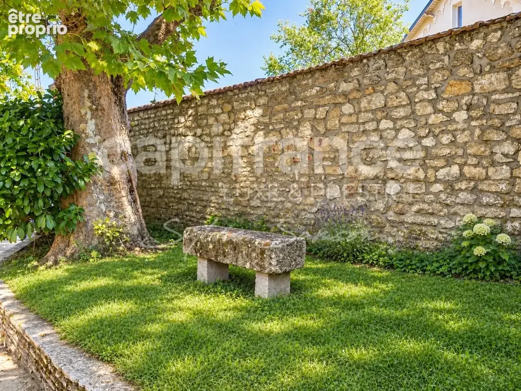 Mantes-la-Jolie – Demeure de caractère de 380 m², 14 pièces, jardin et garage - photo 17