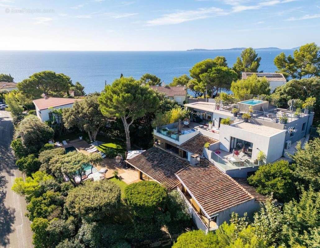 Maison 318 m² à Cavalaire-Sur-Mer  - photo 3