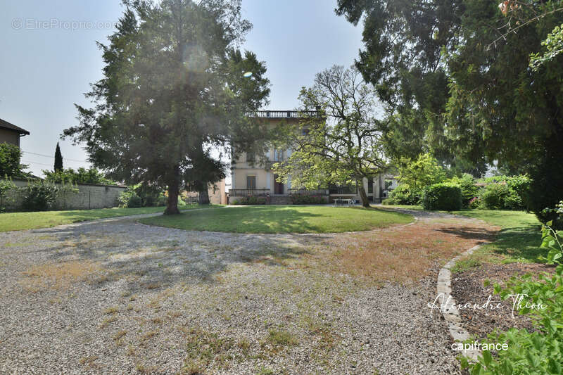 Maison à CHAZEY-SUR-AIN